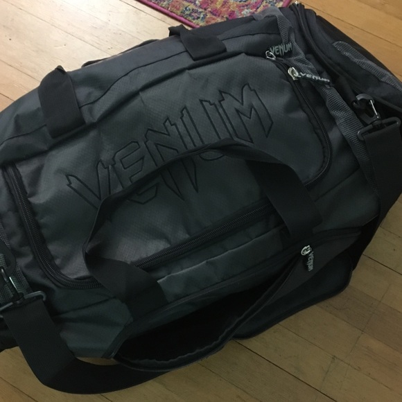 venum trainer lite sport bag